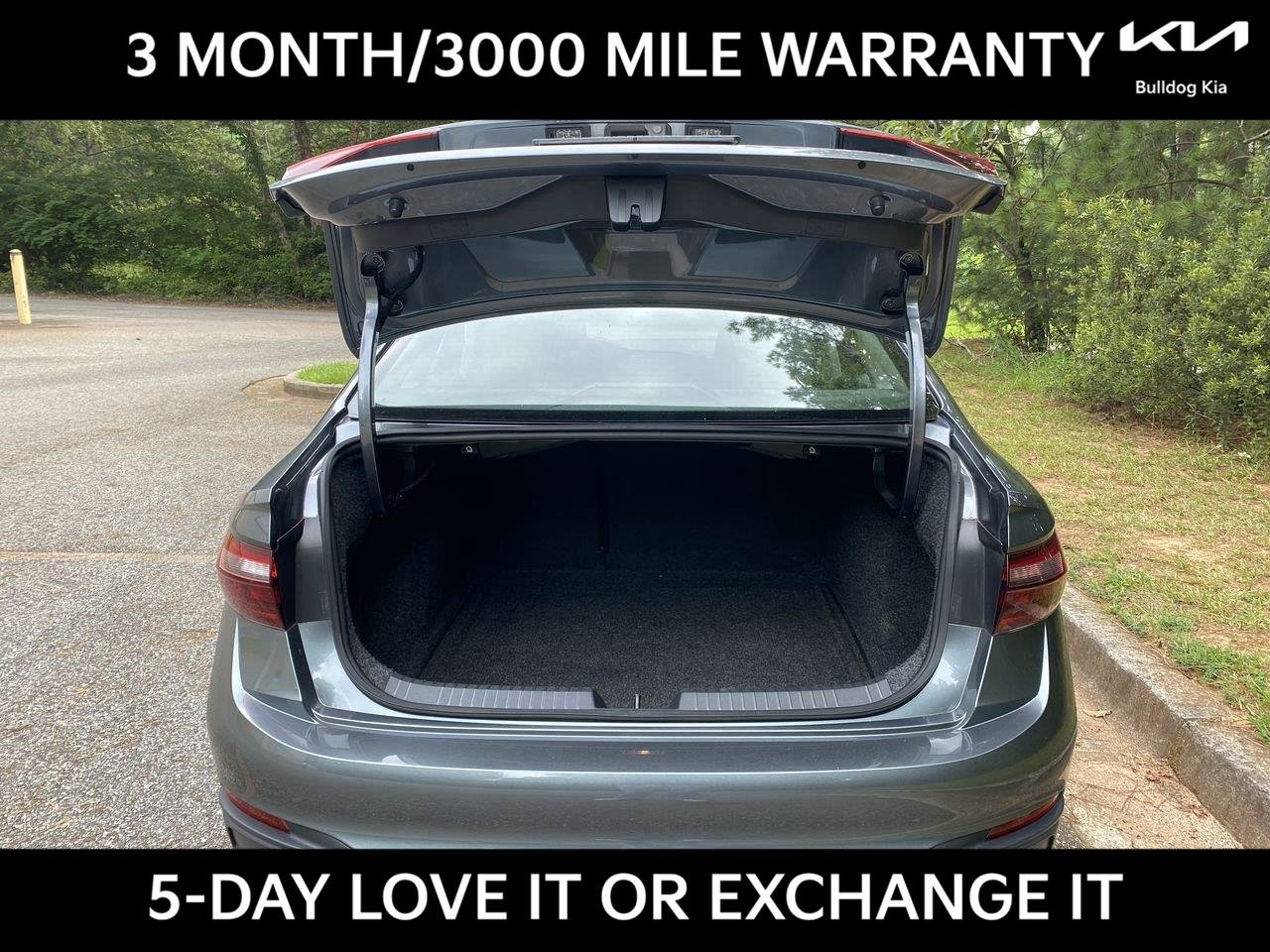 Used 2022 Platinum Gray Metallic Volkswagen SE image 21
