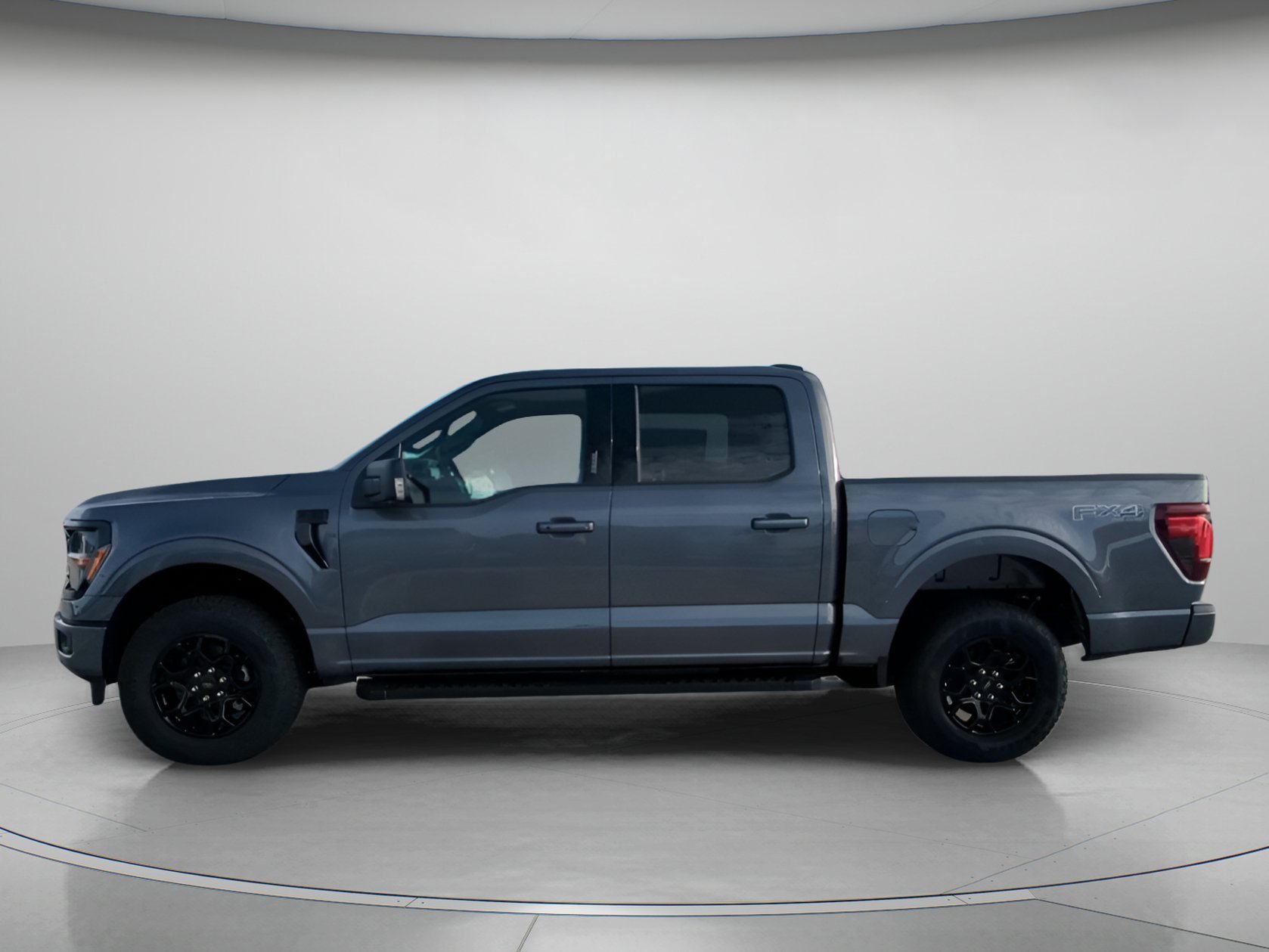 New 2026 Carbonized Gray Metallic Ford XLT image 10
