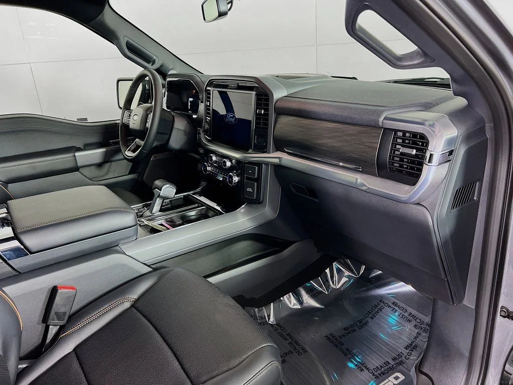 New 2026 Carbonized Gray Metallic Ford Lariat image 30