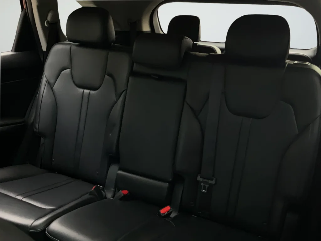 Used 2023 Red Kia X-Line S image 36