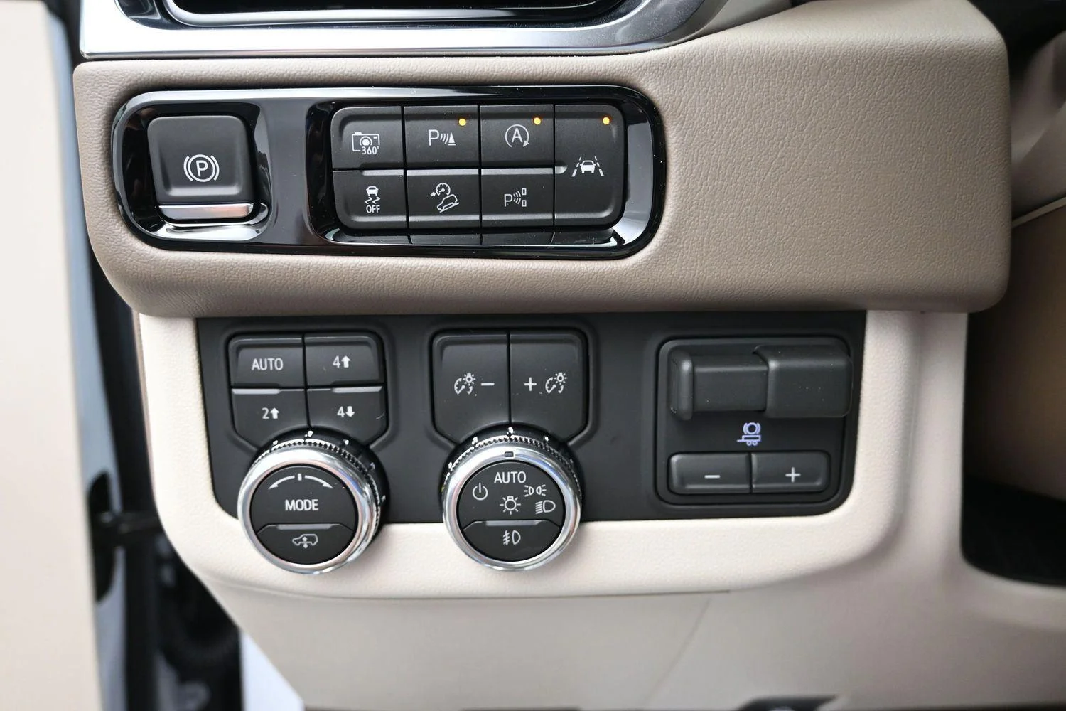 New 2026 Glacier White Tricoat GMC Denali image 30