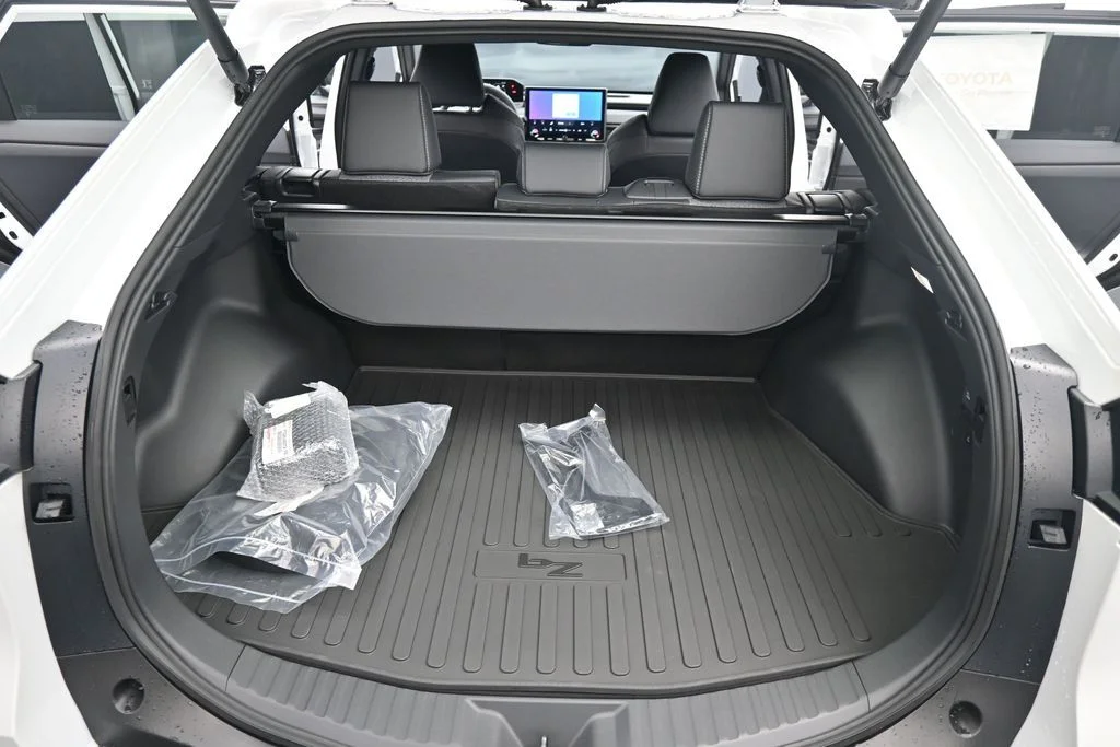New 2026 Wind Chill Pearl <sup>1</sup> Toyota  XLE image 17