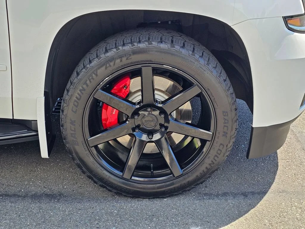 Used 2018 SUMMIT WHITE Chevrolet Premier image 9