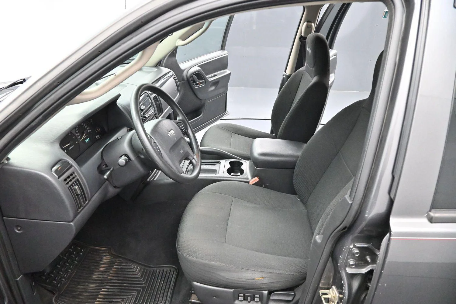 Used 2004  Jeep Columbia Edition 2WD image 11