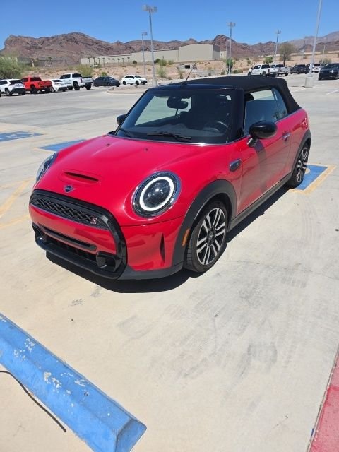 2024 MINI Convertible Cooper S's photo