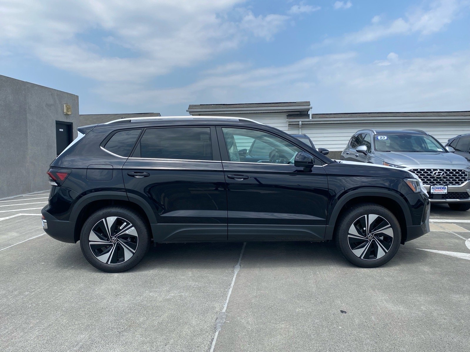 New 2026 Black Volkswagen 1.5T SE image 2