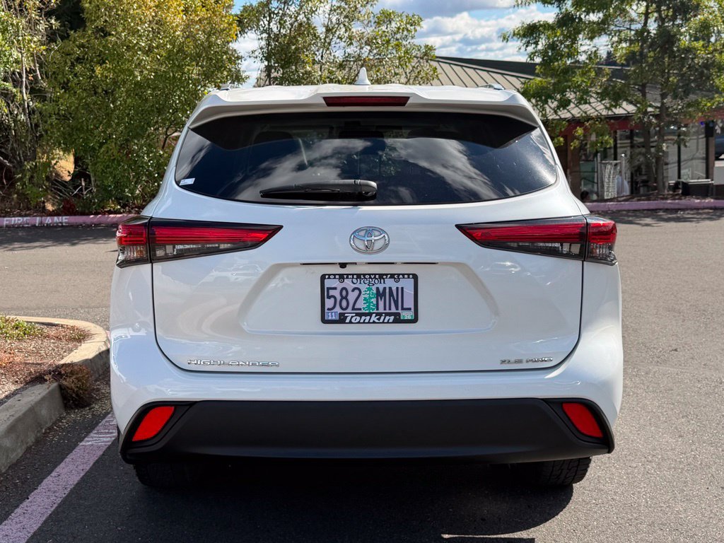 Used 2021 White Toyota XLE image 6