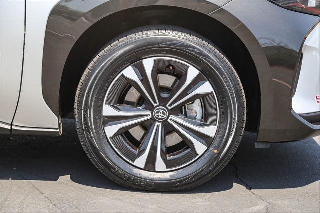 Certified Used 2023 ELEMENTAL SILVER Toyota  image 11