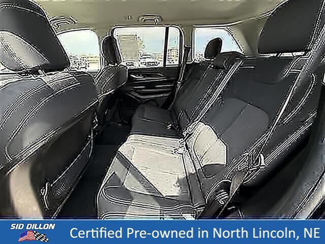 Used 2023 Diamond Black Crystal Pearlcoat Jeep Laredo image 21