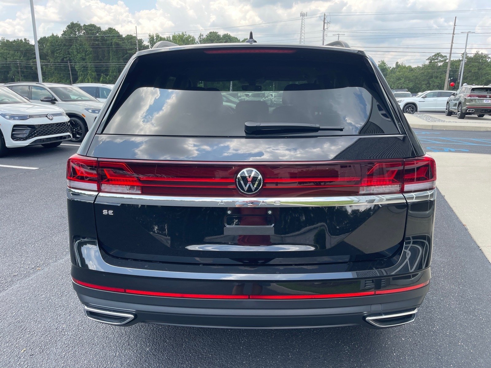New 2026 Deep Black Pearl Volkswagen SE image 12