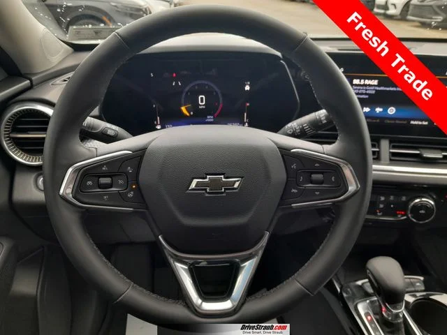 Used 2025 Green Chevrolet ACTIV image 13