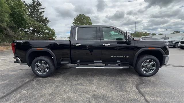 New 2026 Onyx Black GMC SLT image 7