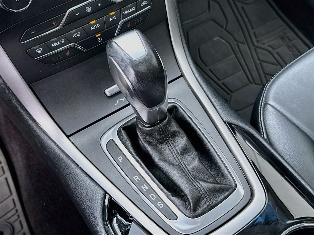Used 2016 White Ford SEL image 19