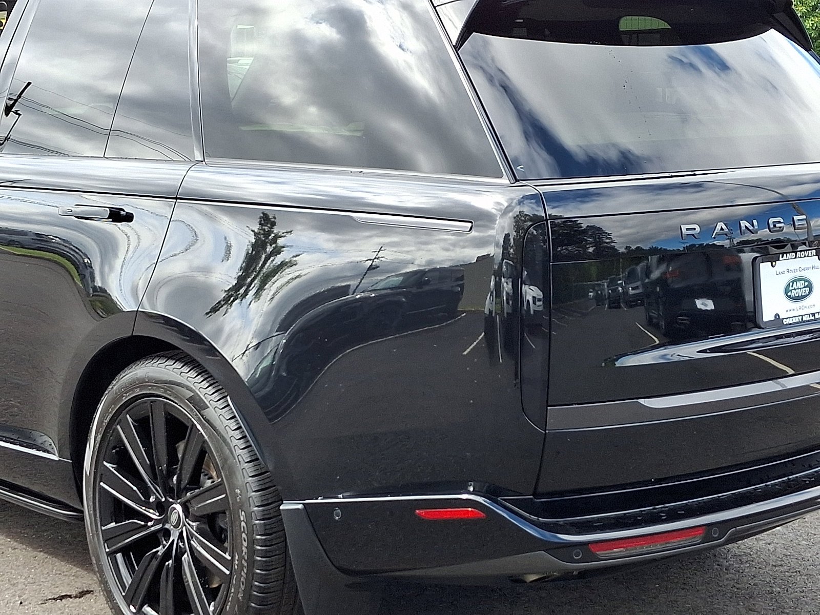 Certified Used 2025 Santorini Black Metallic   1Ag Land Rover Autobiography image 17