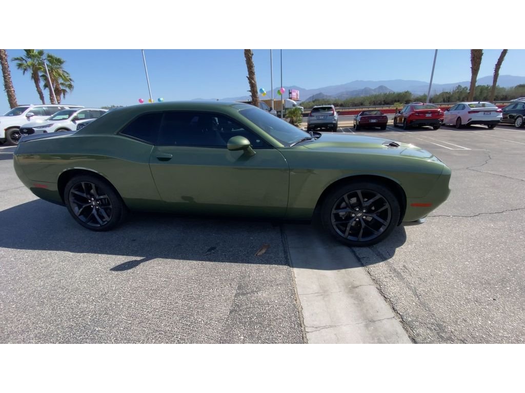 Used 2021 F8 Green Dodge SXT image 9
