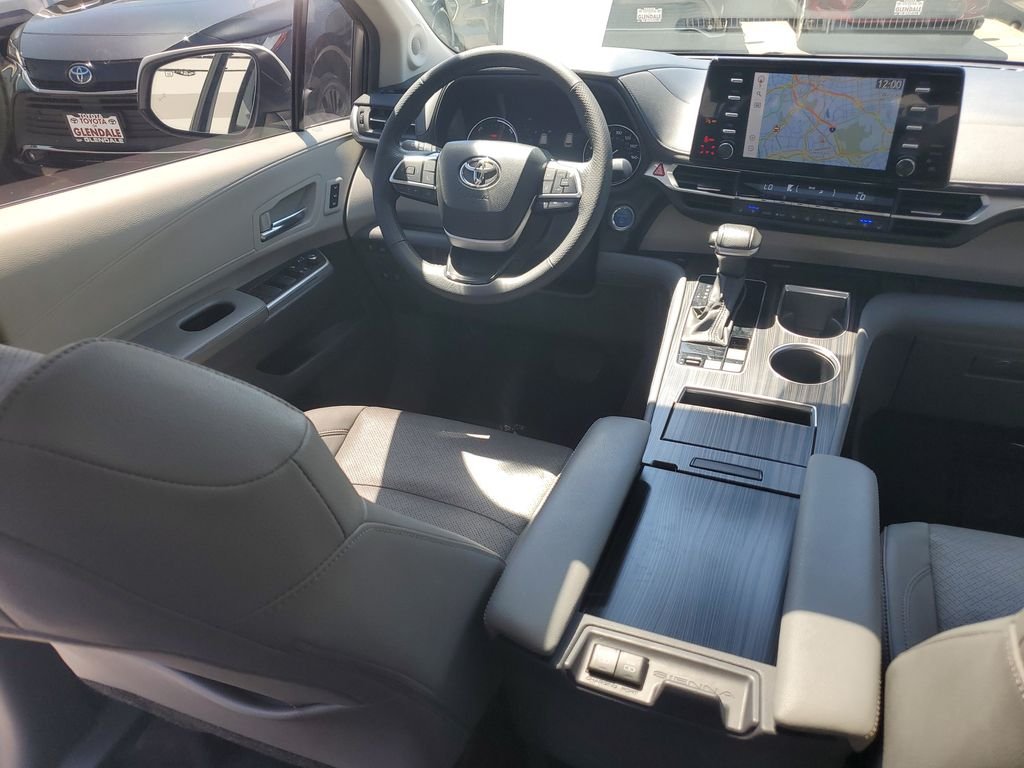Used 2024 Pearl Toyota Limited image 12