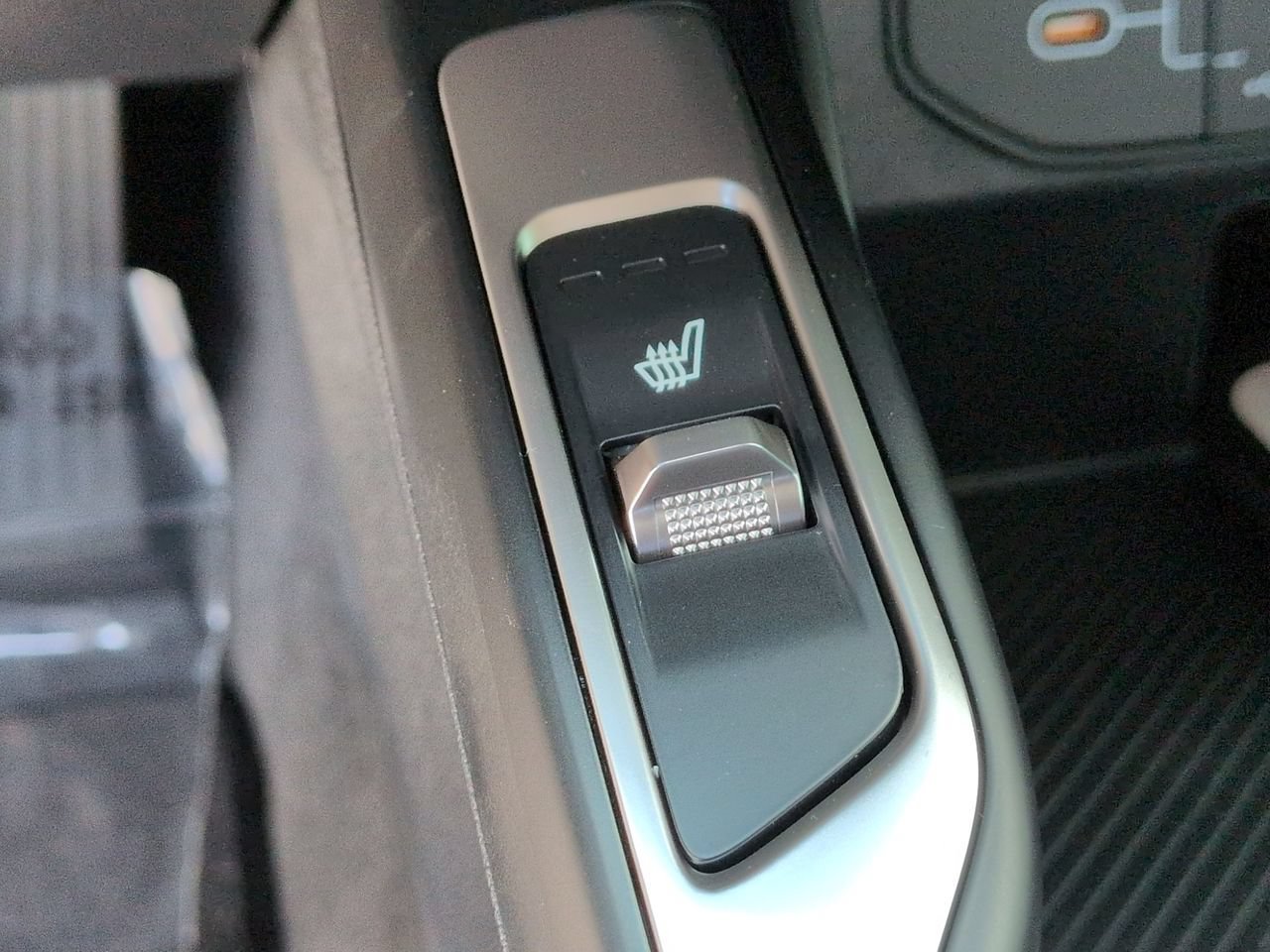 New 2026 Glacial White Pearl Kia EX image 28