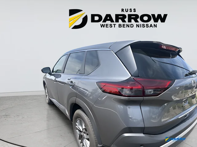 Used 2023 Gray Nissan S image 4