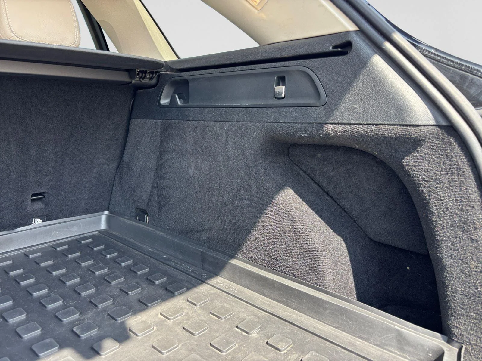 Used 2019 Black Mercedes-Benz GLC 300 image 45