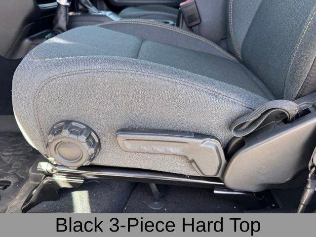 New 2026 Granite Crystal Metallic Clear-Coat Exterior Paint Jeep Sport S image 16