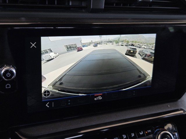 Used 2024 Summit White GMC AT4 image 33