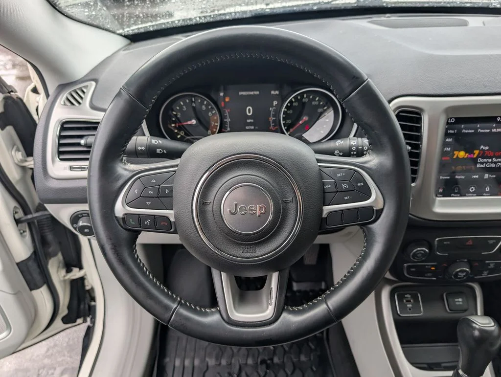 Used 2018 White Jeep Latitude image 11