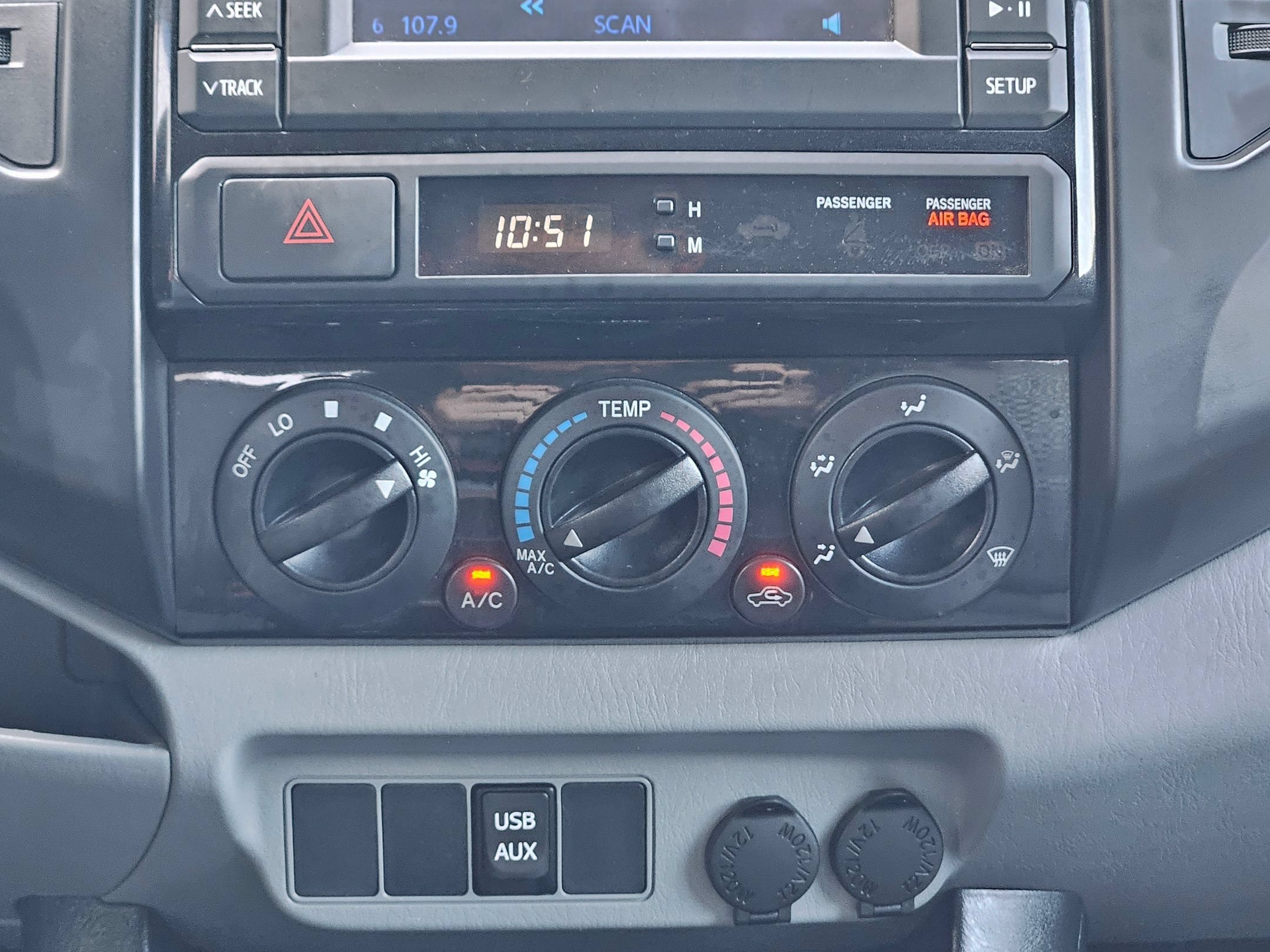 Used 2013 Super White Toyota  image 13