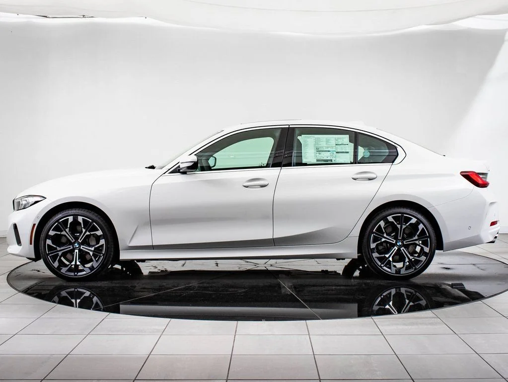 Used 2025 Alpine White BMW 330i xDrive image 5