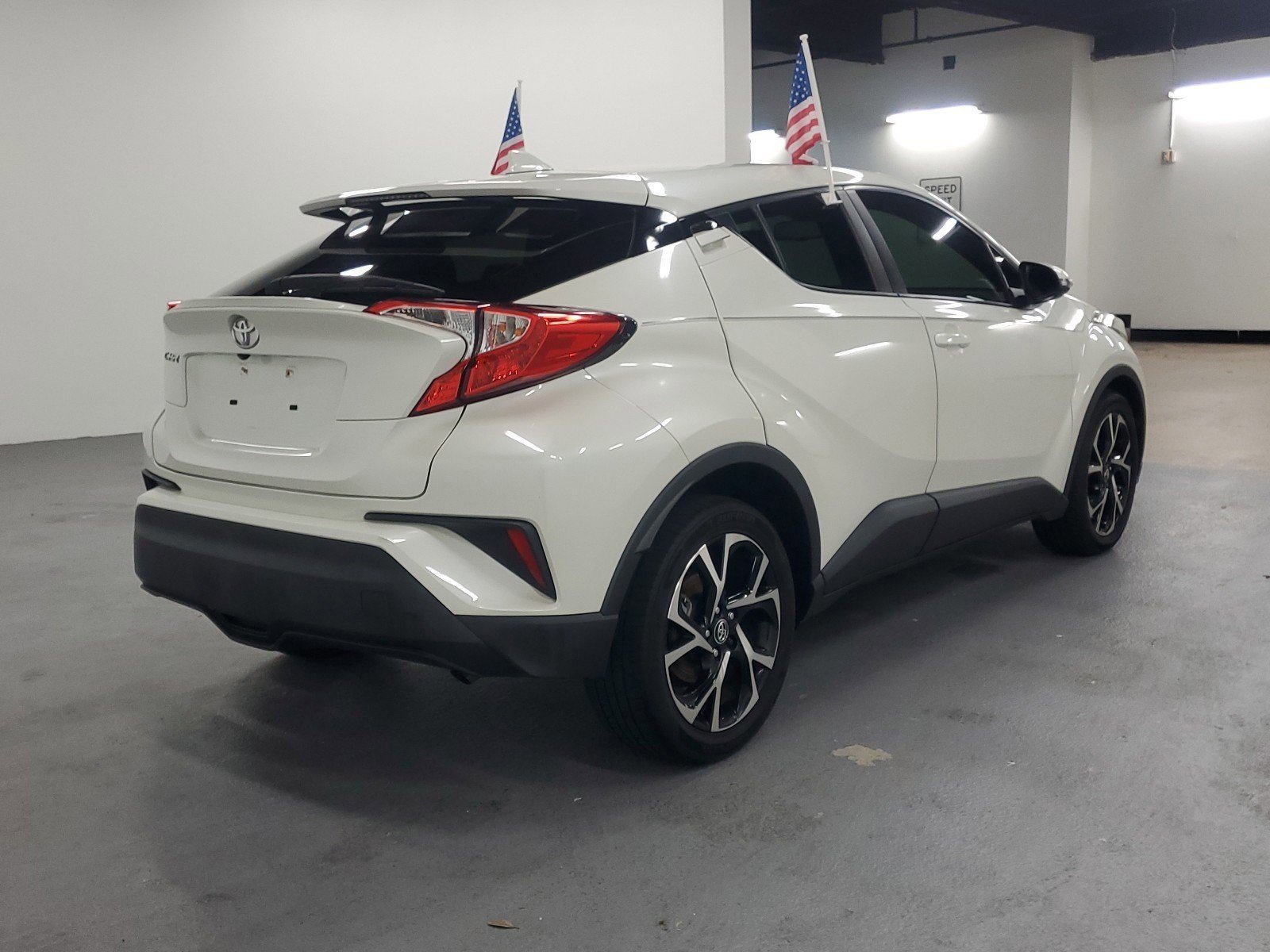 Used 2018 Blizzard Pearl Toyota XLE image 8