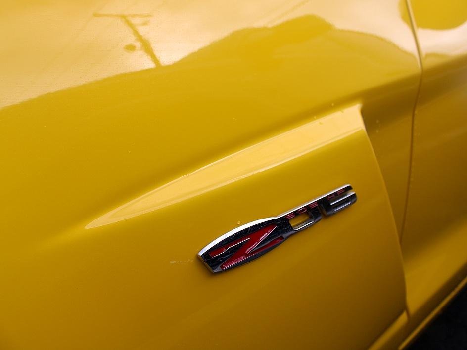 Used 2009 Yellow Chevrolet Z06 image 13