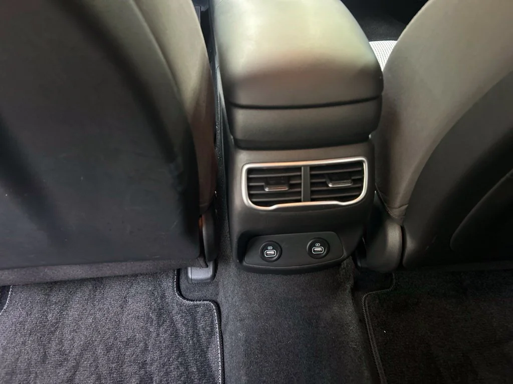 Used 2023 White Hyundai SE image 29