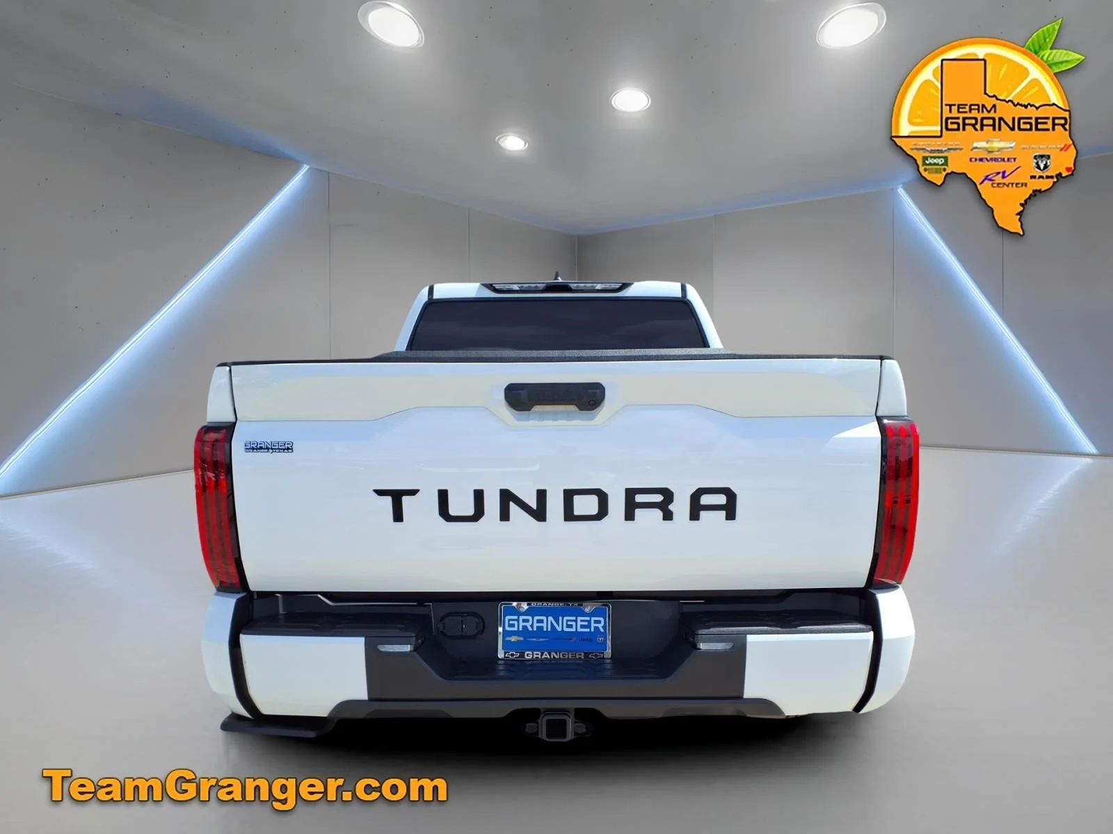 Used 2025 White Toyota SR5 image 8