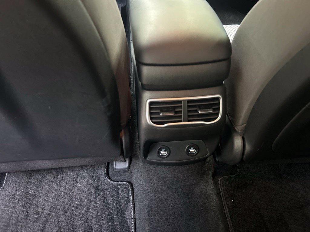 Used 2023 White Hyundai SE image 29