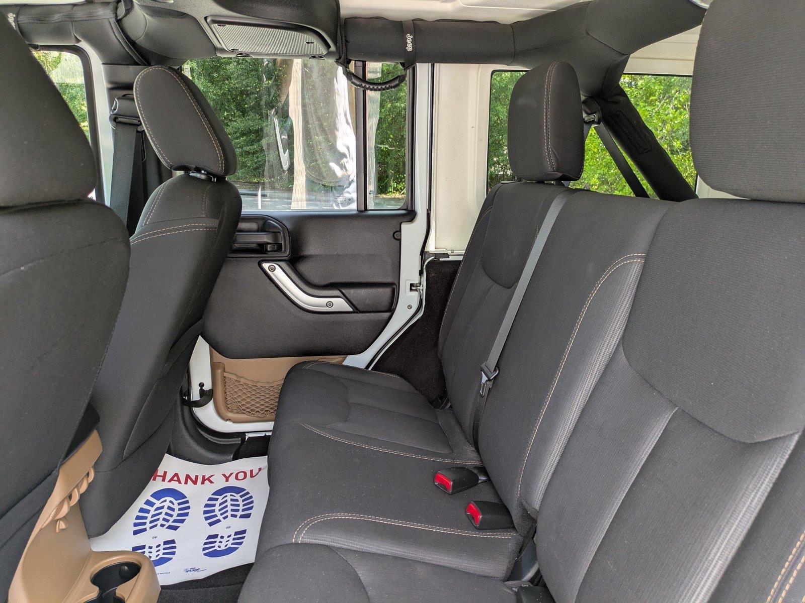 Used 2015 Bright White Clearcoat Jeep Rubicon image 14