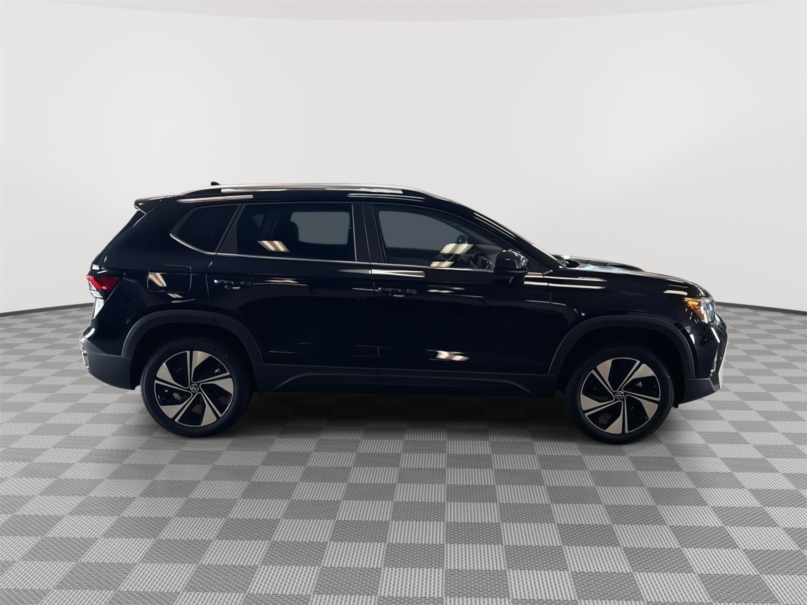 2026 Volkswagen Taos SE - Photo 5