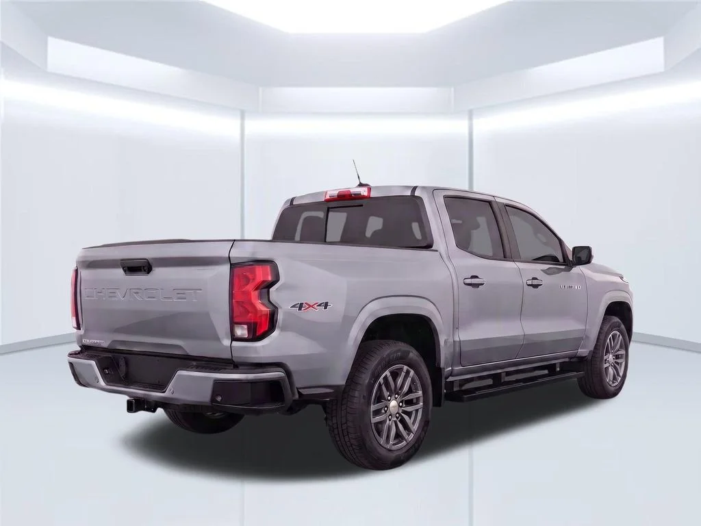 New 2026 Gray Chevrolet LT image 4