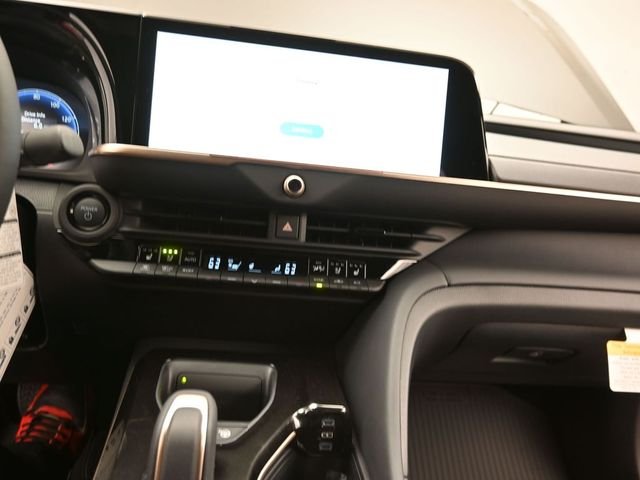 2025 Toyota Crown Platinum - Photo 10