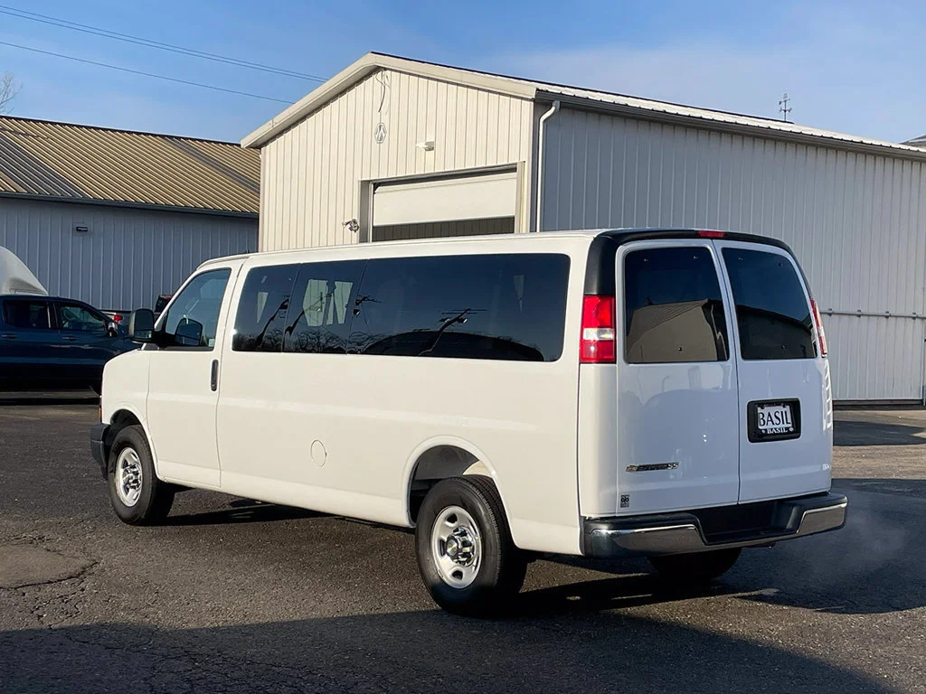 Used 2025 Summit White Chevrolet 1LT image 7