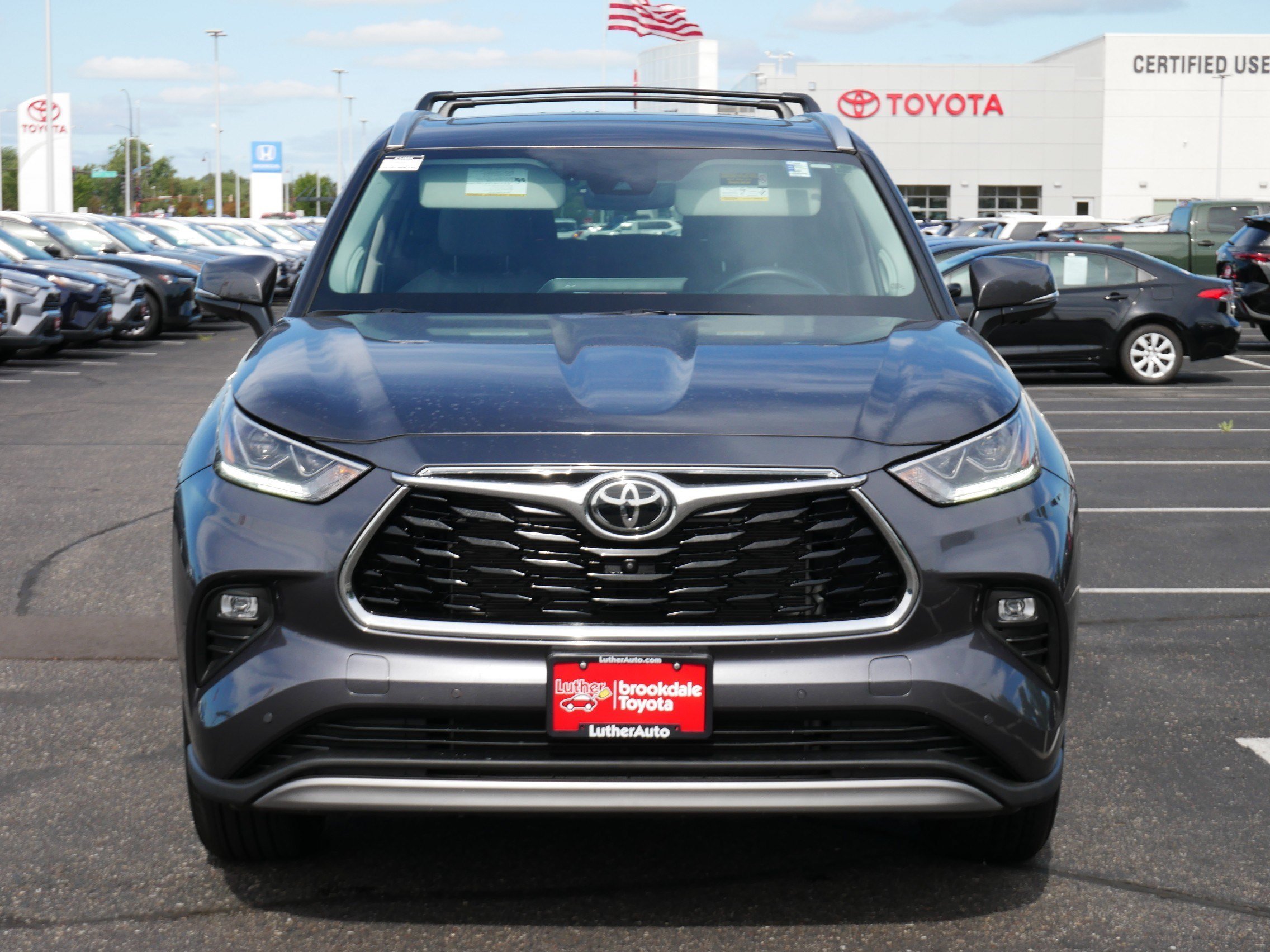 Certified Used 2025 Magnetic Gray Metallic Toyota Platinum image 2