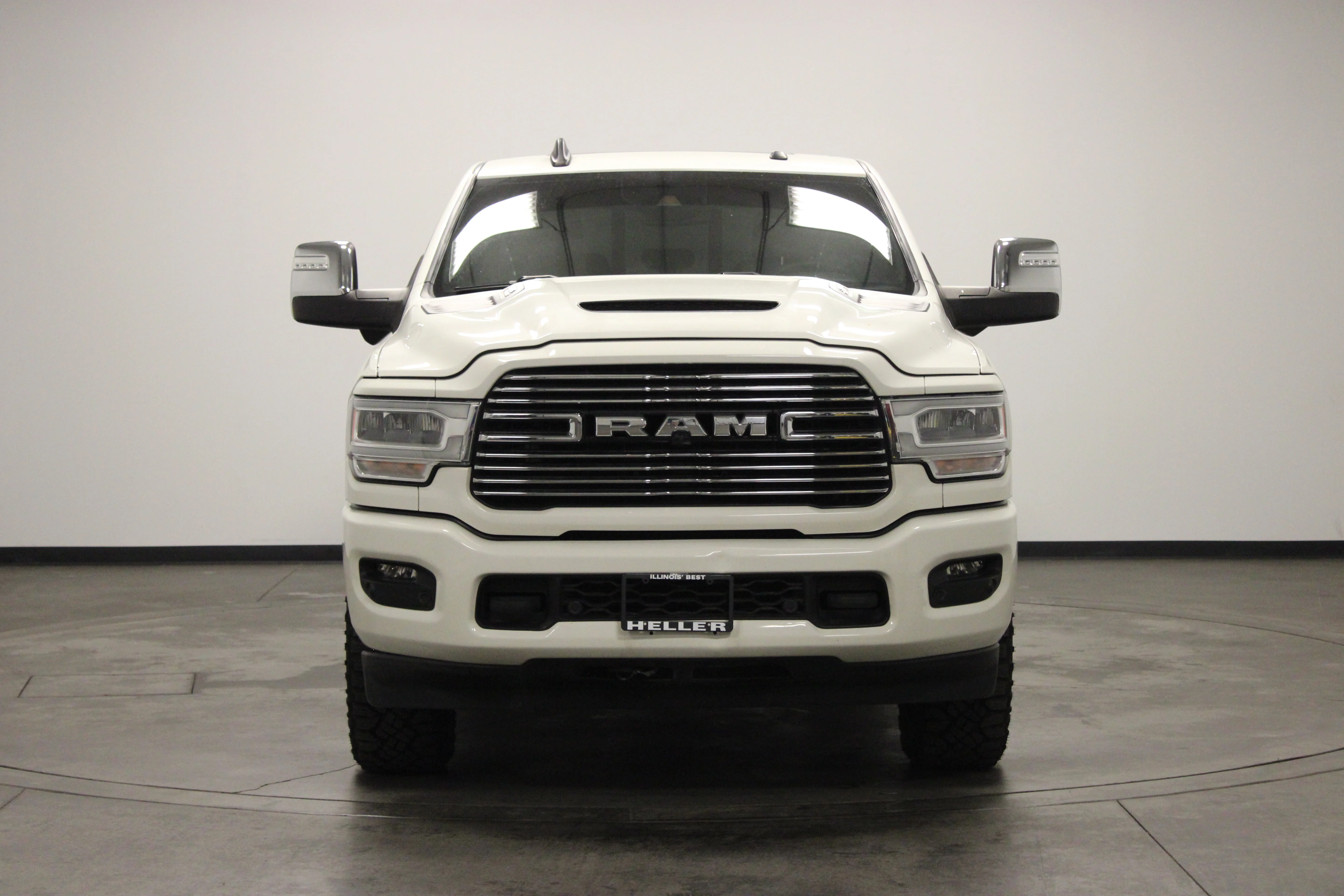 Used 2024 Pearl White Ram Laramie image 3