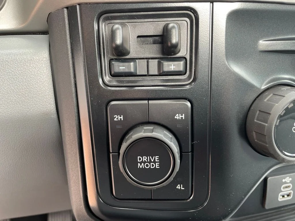 New 2026 OXFORD WHITE Ford XL image 17