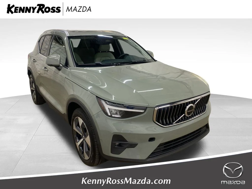 2023 Volvo XC40 B5 Plus Bright AWD's photo