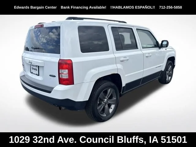 Used 2015 White Jeep Latitude image 7