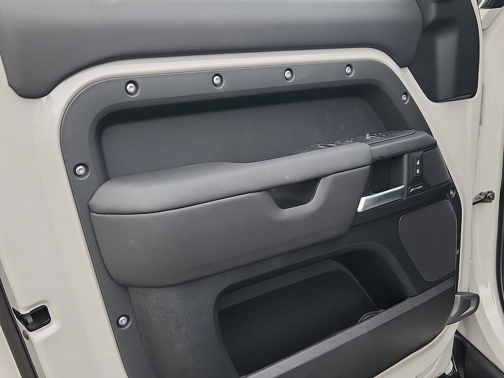 New 2026 Borasco Grey Land Rover S image 6