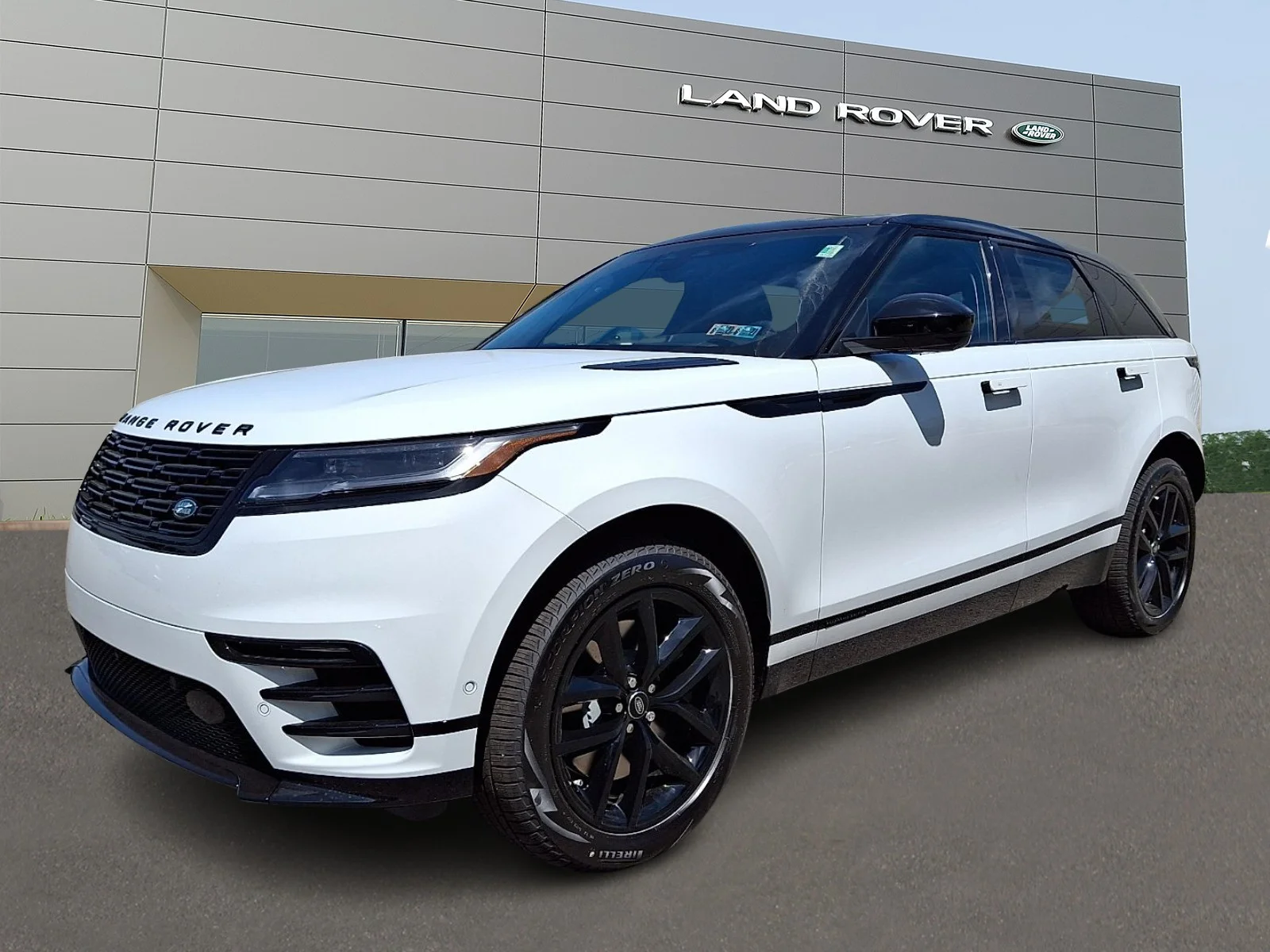 New 2026 Fuji White Land Rover Belgravia Edition image 1