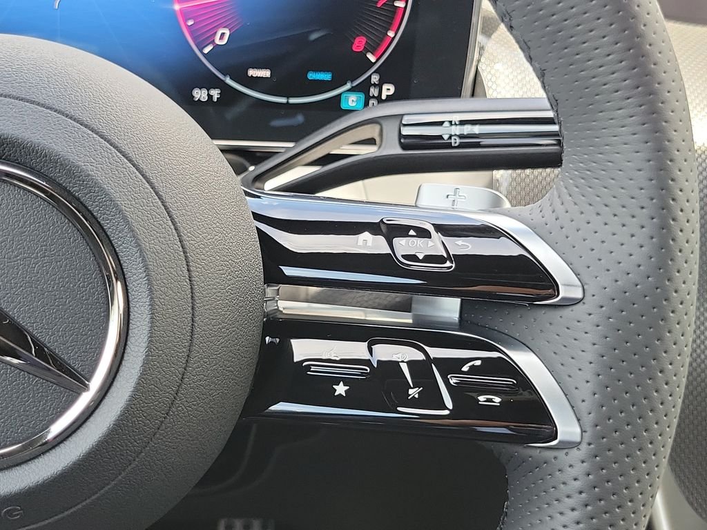 New 2027 Polar White Mercedes-Benz GLC 300 image 25