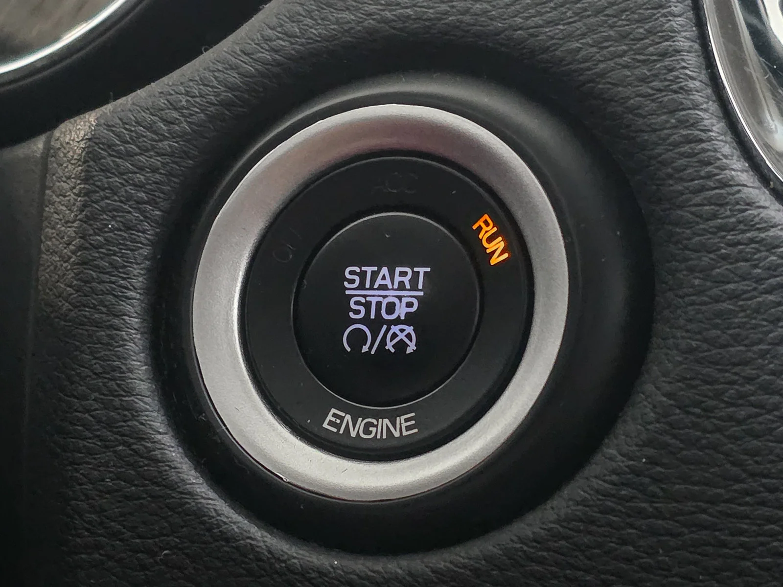 Used 2015 Gray Dodge Limited image 33