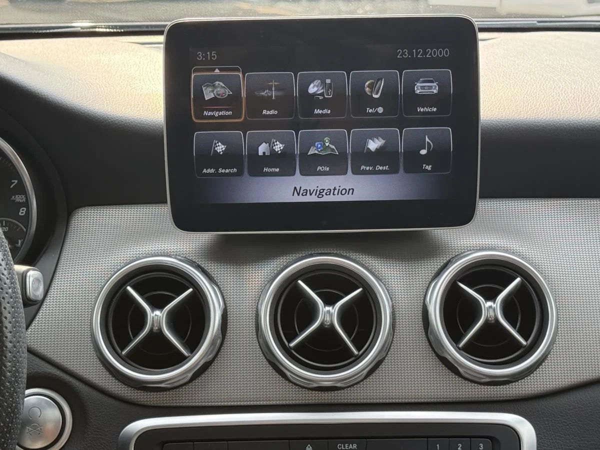 Used 2019 Black Mercedes-Benz Gla250 4matic image 24