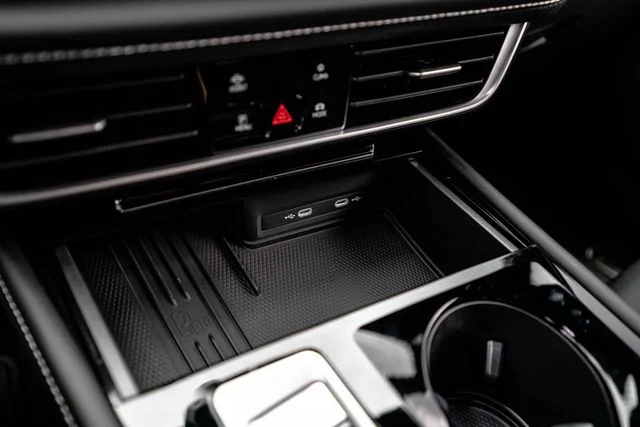 New 2026 Black Volkswagen 2.0T SE w/Technology image 25