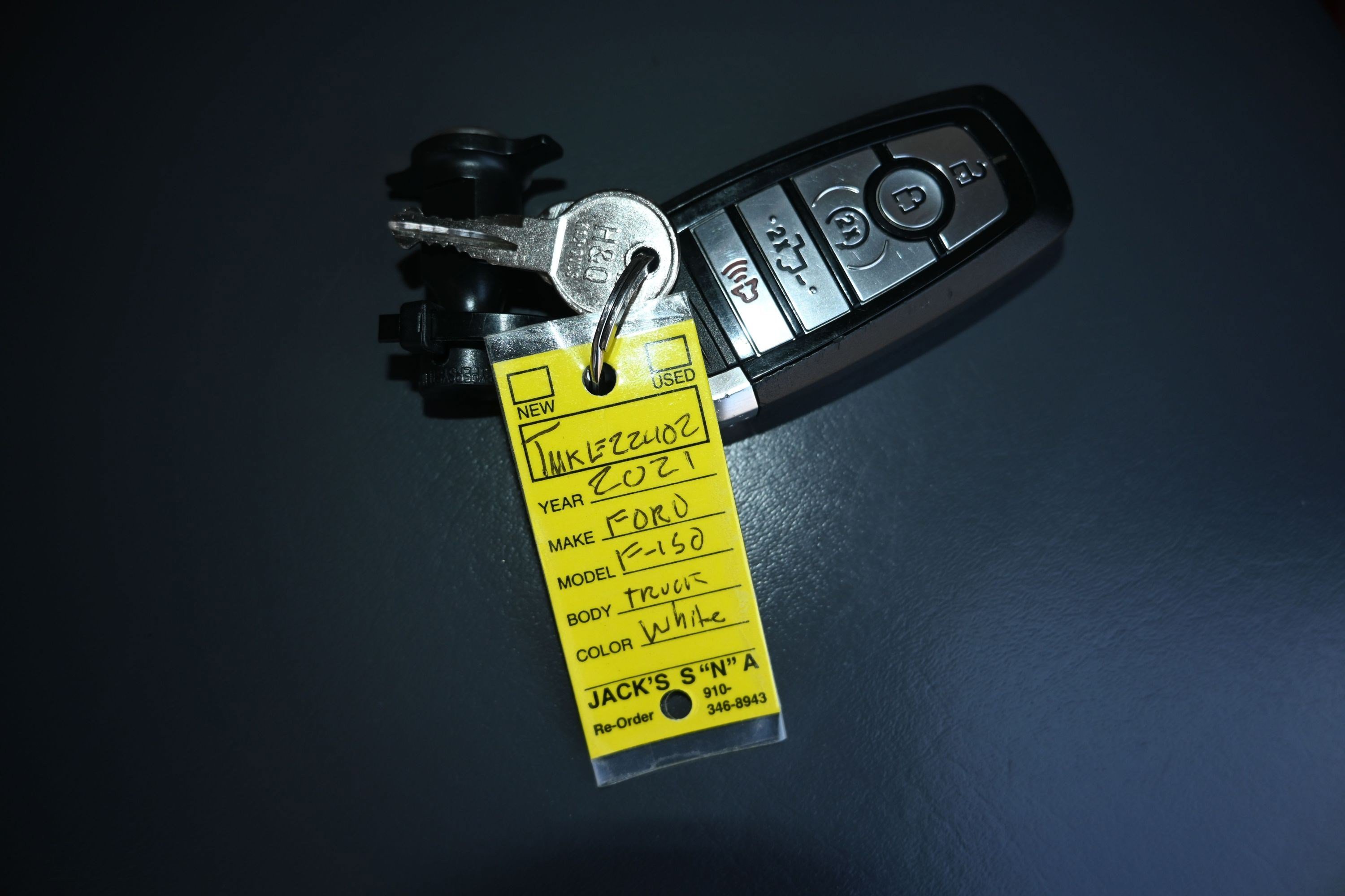 Certified Used 2021 White Metallic Ford LARIAT image 32